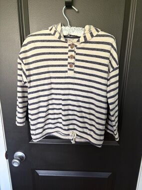 Old navy girls hooded top size large 10/12 blue and cream striped